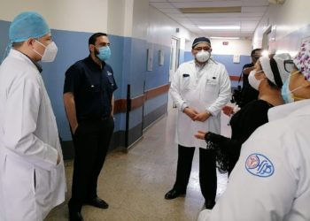 Ministro Alabi verifica que personal de hospital de Usulután cuente con equipo de bioprotección