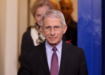 Epidemiólogo Anthony Fauci recomendó a los estados más golpeados por el coronavirus en EE.UU. “pausar” sus reaperturas