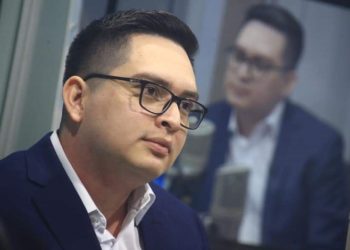 “Eugenio Chicas no hace nada y a Norman Quijano lo están protegiendo al enviarlo al PARLACEN”: Carlos Hernández, precandidato de Nuevas Ideas