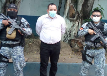Policía arresta a acusado de estafar a la propietaria de un terreno en Chalatenango