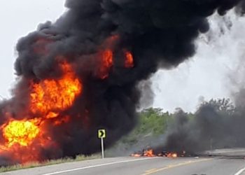 (VIDEO) Al menos 7 muertos y 40 heridos por la explosión de un camión cisterna en Colombia