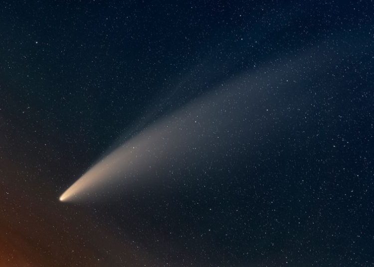 (VIDEO) Así se ve desde el espacio el cometa Neowise, que no volverá a ser visible durante miles de años