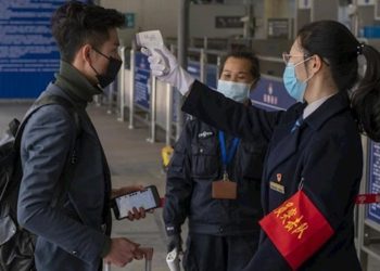 Los ‘supercontagiadores’ asintómaticos del covid-19, la mayor amenaza en sitios cerrados