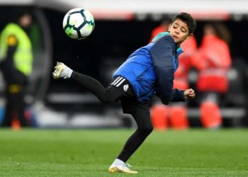 Policía portuguesa investiga un video del hijo de Cristiano Ronaldo pilotando una moto acuática