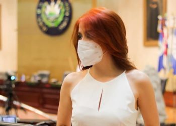 ARENA no inscribirá a Felissa Cristales para que participe por reelección; ella pide al Coena que la expulsen