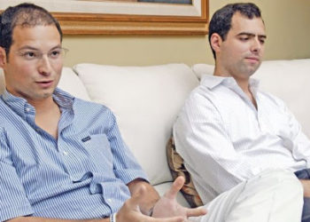 Hijos de expresidente panameño permanecen en prisión en Guatemala, y Parlacen se niega a juramentarlos como diputados