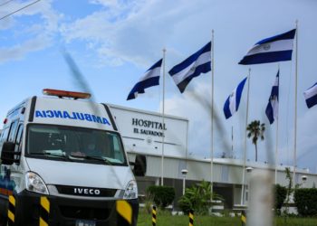 Gobierno ha ampliado la capacidad hospitalaria 40 veces, asegura presidente Bukele