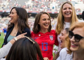 Natalie Portman, Serena Williams y exjugadoras fundaron un equipo de fútbol femenino
