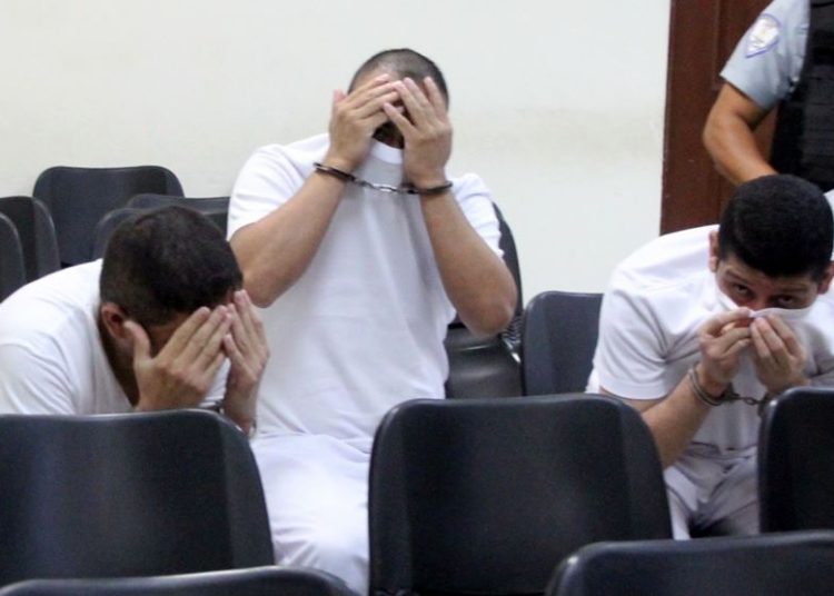 Martes se dictará fallo contra tres policías por supuesto homicidio contra una mujer transexual