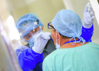 ISSS somete a prueba de covid-19 a personal del Hospital Policlínico Zacamil
