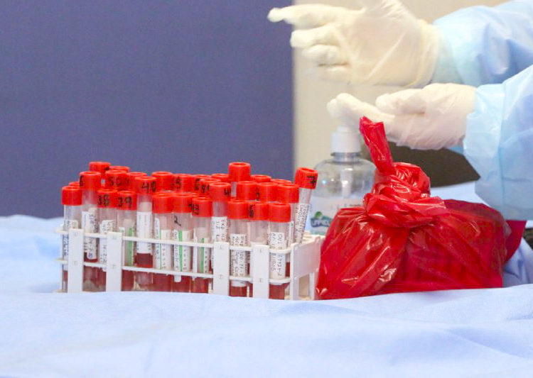 Someten a pruebas de covid-19 a personal del ISSS de San Salvador y de otras zonas del país