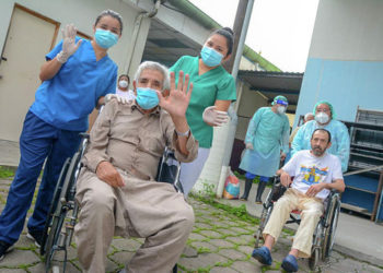 19 adultos mayores vencieron al covid-19 en el centro de contención de la Escuela de Ciegos