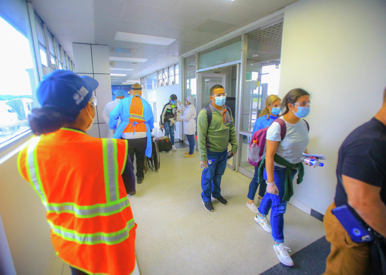 153 salvadoreños varados retornan al país procedentes de varias ciudades de los Estados Unidos