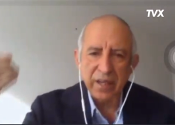 Reaparece Sigfrido Reyes, expresidente de la Asamblea Legislativa y dice no es «prófugo», sino «asilado»