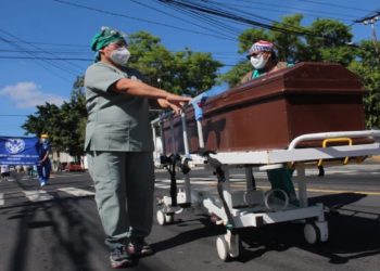 Sindicatos de la Salud protestan frente a Asamblea para que diputados aprueben régimen de excepción de 15 días