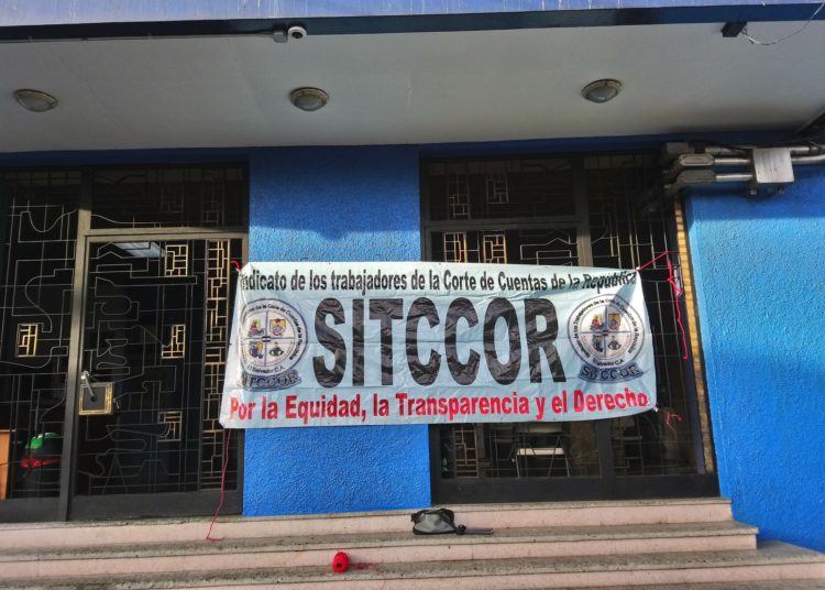 Trabajadores de CCR piden a diputados retiren del proceso de elección de magistrados a 26 aspirantes