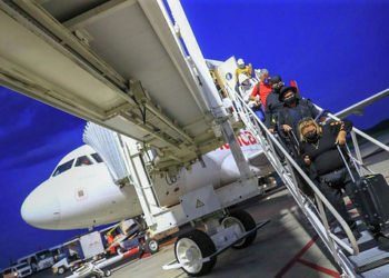 146 salvadoreños varados en EE.UU. retornaron anoche al país