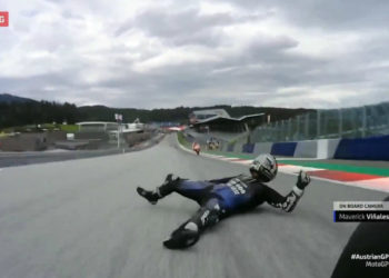 (VIDEO) Mavericks Viñales saltó de su moto a más de 200km/h antes de que se incendiara en el GP de Austria