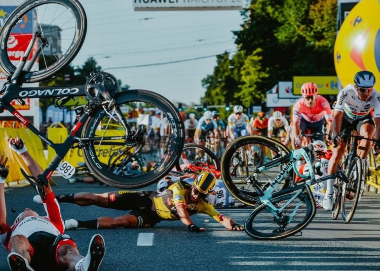 (VIDEO) El ciclista víctima del brutal accidente en el Tour de Polonia salió del coma