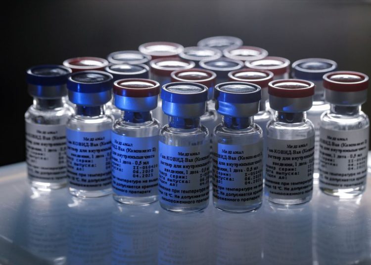 Rusia produce el primer lote de la vacuna Sputnik V contra el coronavirus