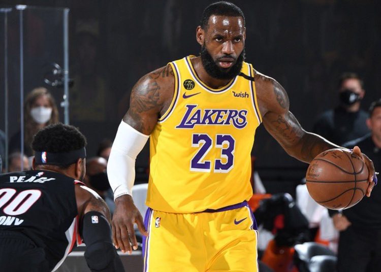 LeBron James bailó tras la clasificación de los Lakers a las semifinales
