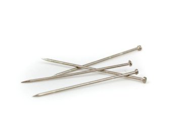 Un adolescente se queja de dolor en el pecho y descubren que tiene un alfiler en el corazón