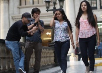 El presidente de Costa Rica firma la Ley Contra el Acoso Sexual Callejero