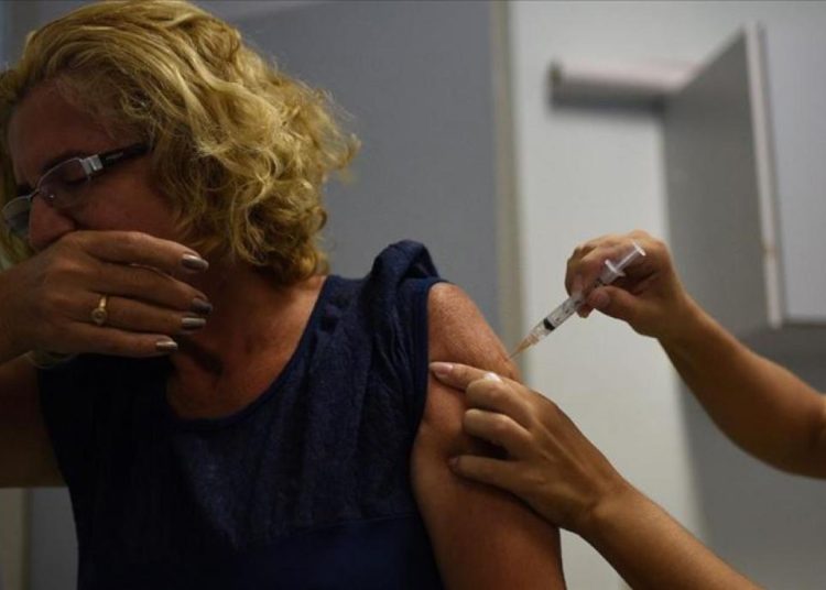 EE.UU. convoca a científicos de Sudáfrica y América Latina para ensayos clínicos de una vacuna contra el coronavirus