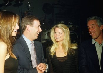 Exmodelo afirma que una amiga suya se acostó con el príncipe Andrés por orden de Jeffrey Epstein