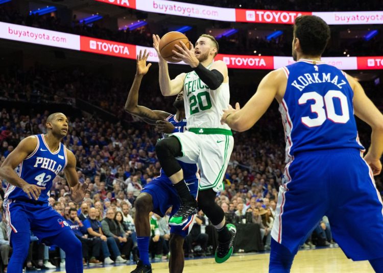 Celtics barren a los 76ers y avanzan a semifinales del Este
