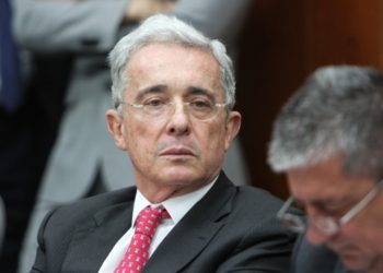 La Corte Suprema de Colombia ordena detención domiciliaria contra el expresidente Álvaro Uribe