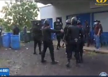 Pandilleros del Barrio 18 toman rehenes durante traslado de reos en «El Infiernito» de Guatemala