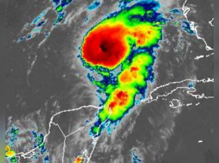 La tormenta Marco se convierte en huracán sobre el golfo de México