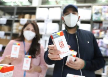 VIJOSA entrega donativo de 5,000 dosis de Vitamina D3 destinado al personal de Salud