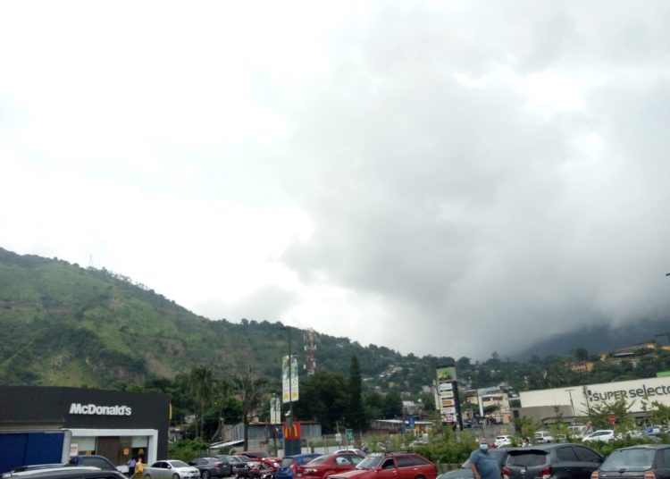 Tormentas de baja intensidad a partir del mediodía de este martes