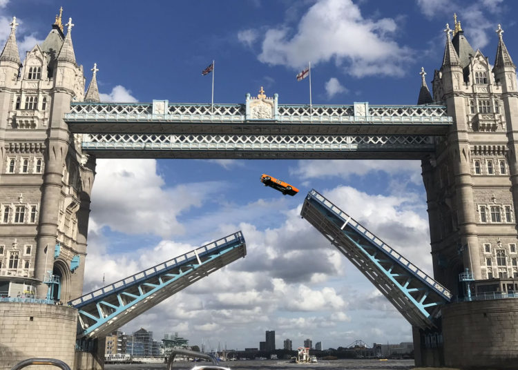 El icónico Puente de la Torre de Londres se atasca al abrirse y desata el caos en las calles