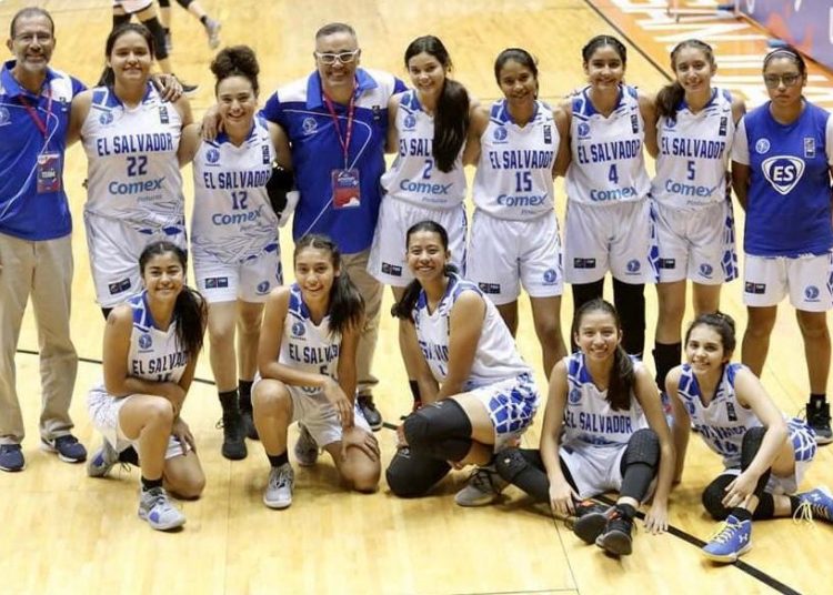 Baloncesto femenino salvadoreño asciende en el ránking de la FIBA