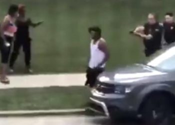 (VIDEO IMAGENES FUERTES) Protestas en Wisconsin tras disparar la policía siete veces a un joven afroamericano desarmado y por la espalda