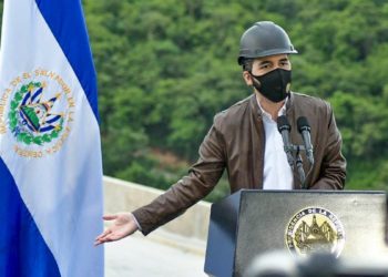 Presidente Bukele verifica trabajos en presa El Chaparral: asegura han avanzado un 20% en un año de su gestión