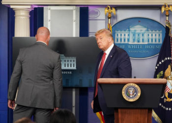 El Servicio Secreto de EE.UU. revela los detalles por que evacuaron a Trump en plena rueda de prensa