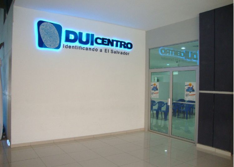 Salvadoreños podrán obtener DUI en periodo vacacional agostino