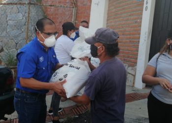 Movimiento Comunitario entrega víveres a familias afectadas por la cuarentena en esta capital