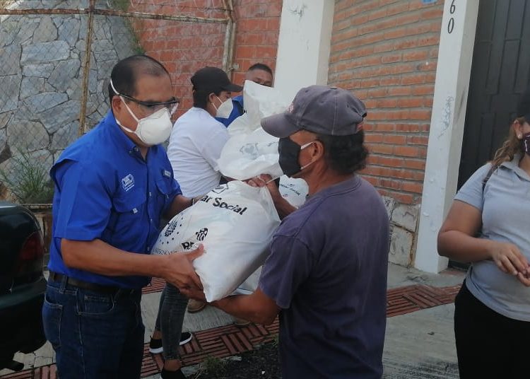 Movimiento Comunitario entrega víveres a familias afectadas por la cuarentena en esta capital