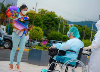 Veinte personas vencen al covid-19 y recibe el alta en el Hospital El Salvador