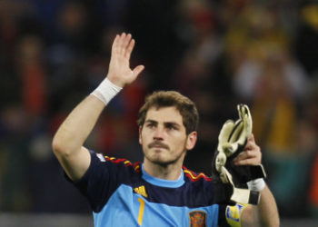 Iker Casillas anuncia su retiro definitivo del fútbol profesional