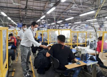 Personas con enfermedades crónicas, embarazadas y mayores de 60 años aún no se presentarán a trabajar