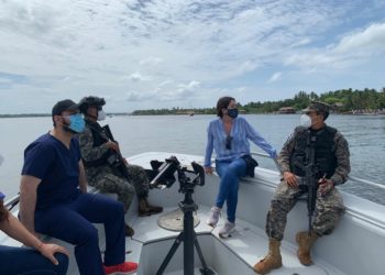 Ministros de Salud, Defensa y Vivienda realizan jornada médica y entrega de paquetes alimentarios en isla Tasajera