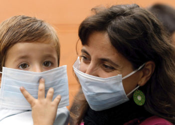 Los niños con coronavirus portan mayor carga viral que los adultos