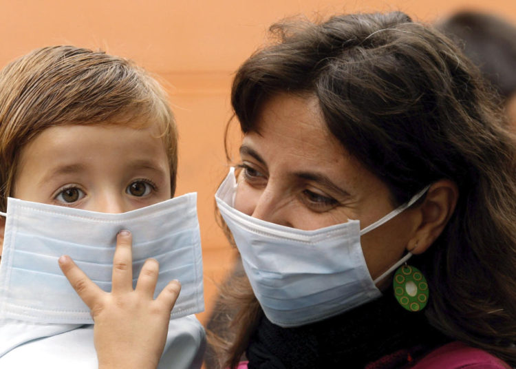 Los niños con coronavirus portan mayor carga viral que los adultos