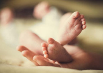 Una joven británica da a luz dos veces en 48 horas